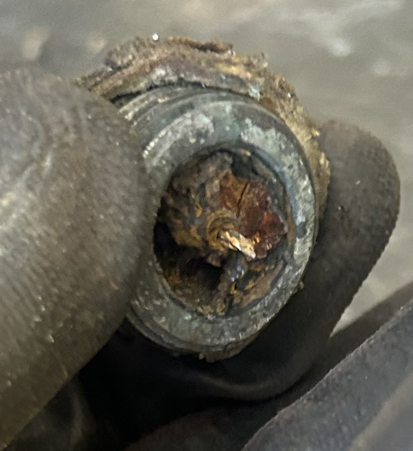depleted anode rod inside